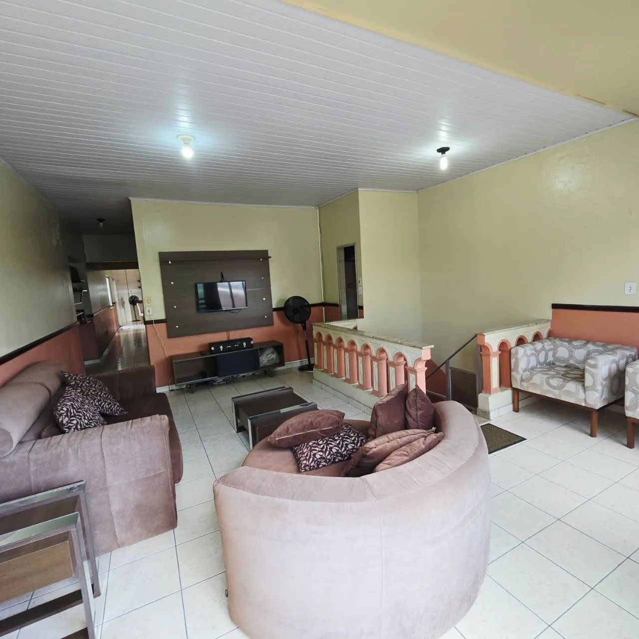 VENDO CASA COM PONTO COMERCIAL - Foto 4