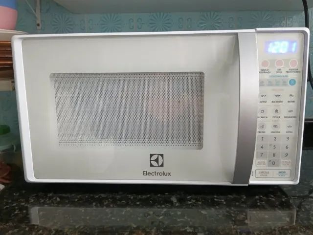 Microondas Electrolux Branco - Muito Conservado e Funcionando Perfeitamente!