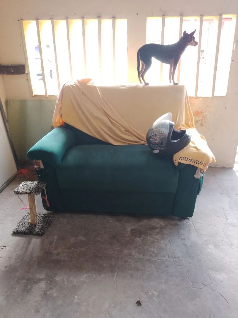 Sofa in need of refurbishment65566182313601121