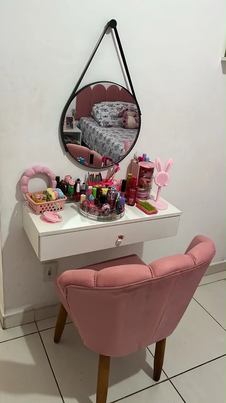 Penteadeira e espelho