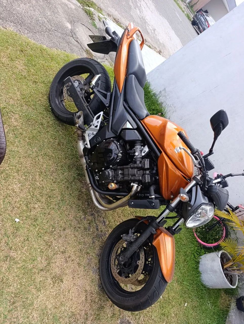 BANDIT 650 - Foto 2