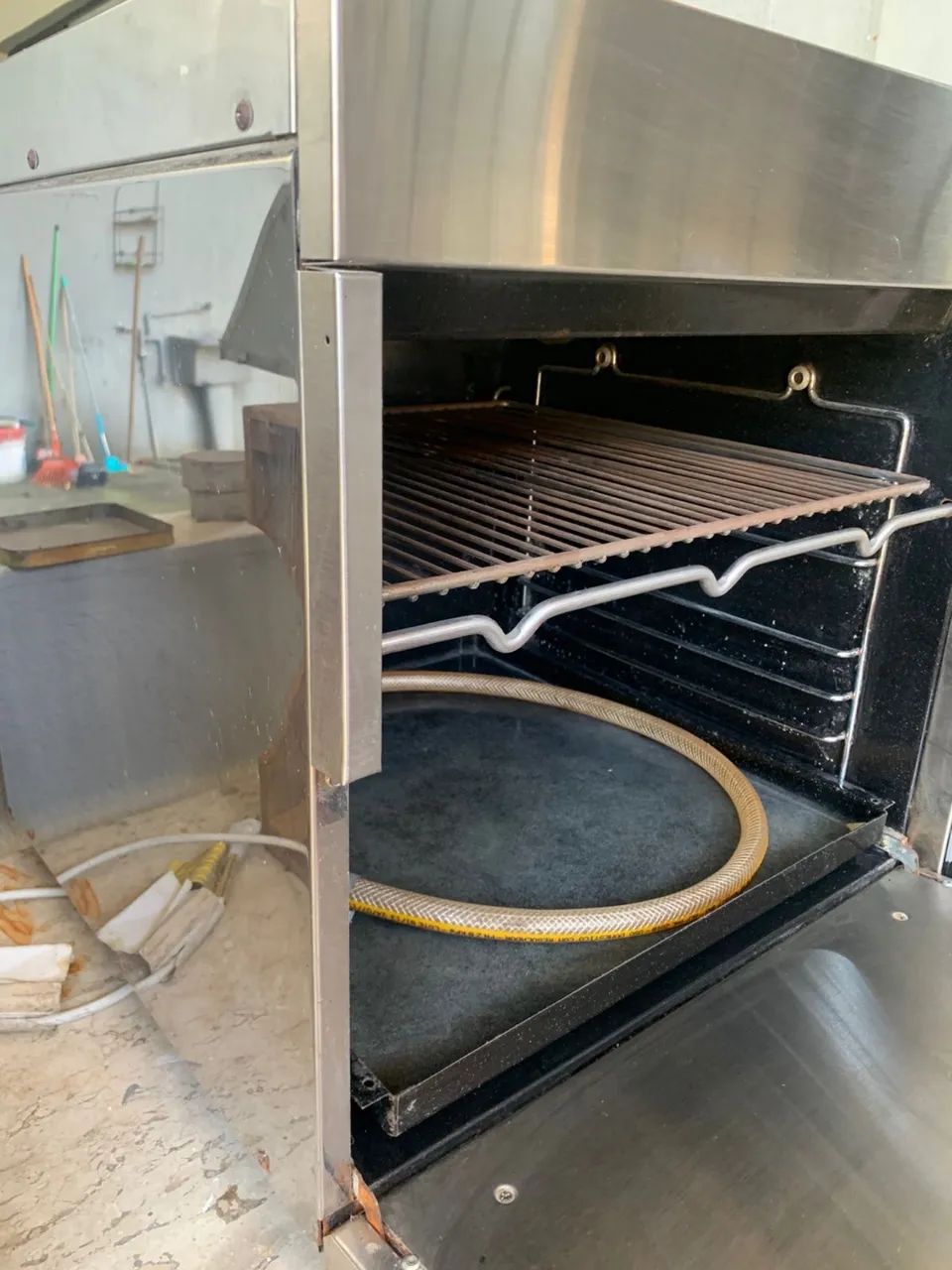 VENDO CHURRASQUEIRA À GÁS POR APENAS R$1.200 - Foto 2