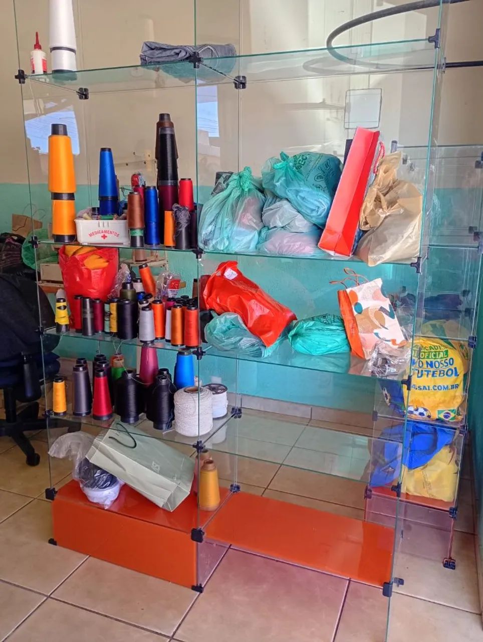 Prateleira vitrine - Foto 5