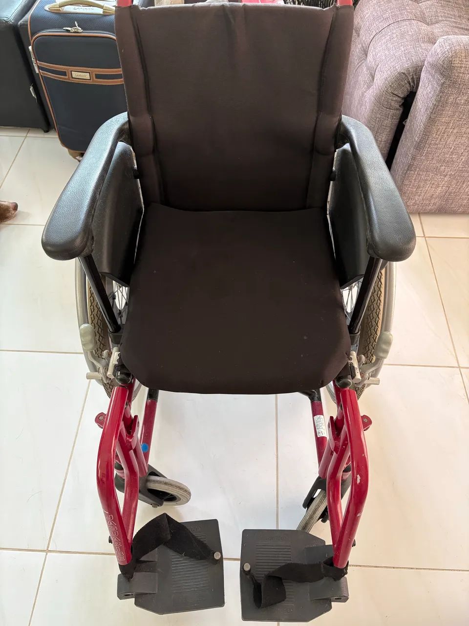 Cadeira de rodas seminova  - Foto 2