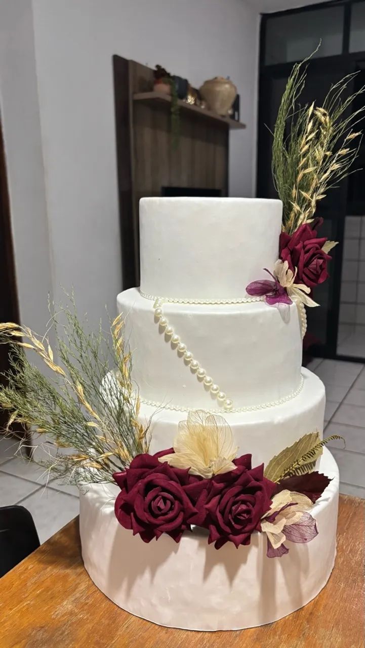 BOLO FAKE COR MARSALA COM PÉROLAS  - Foto 2