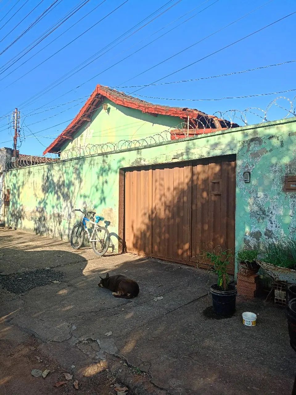 Casa e 3 Salas Comerciais Jussara Goiás 