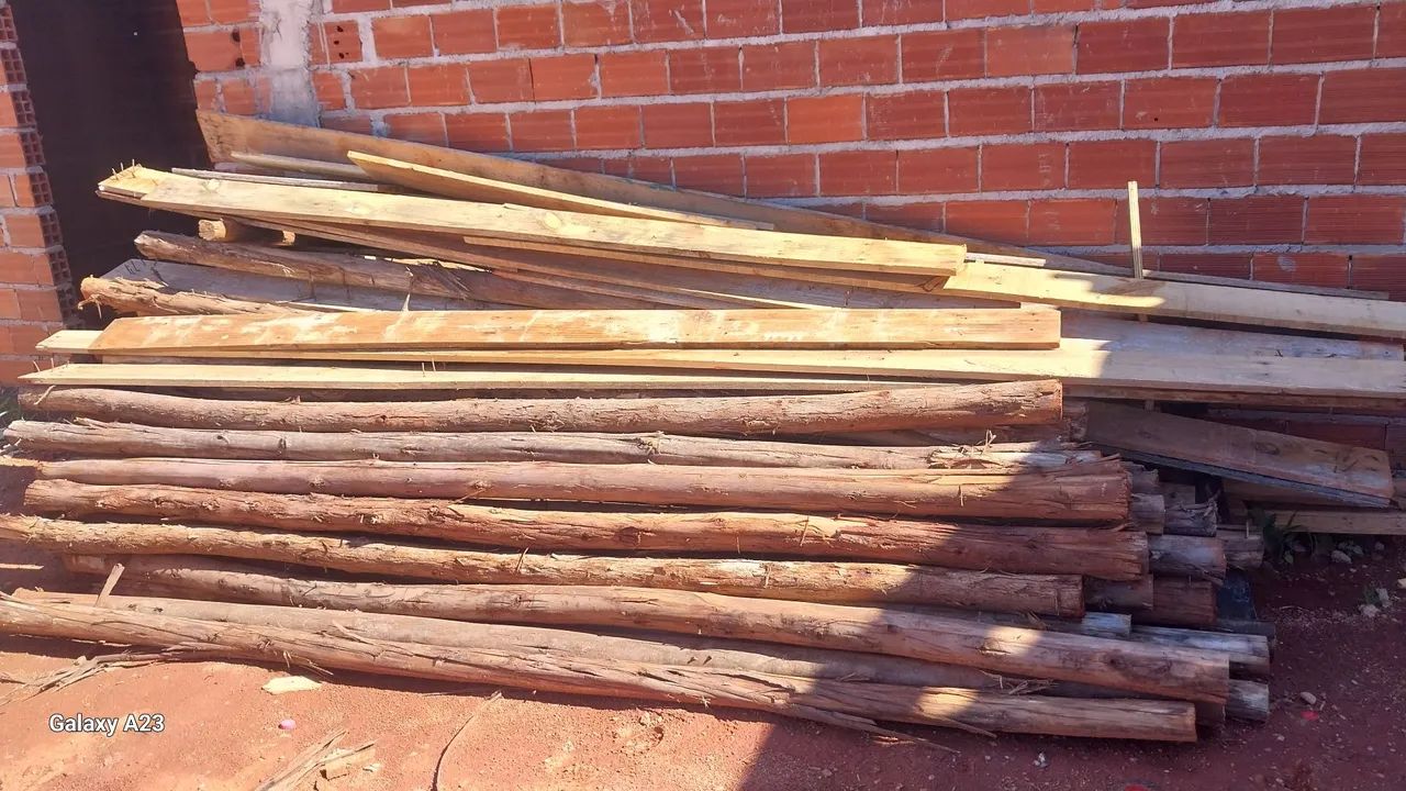 Vendo 49 escora de madeira valor 06 reais cada  - Foto 2