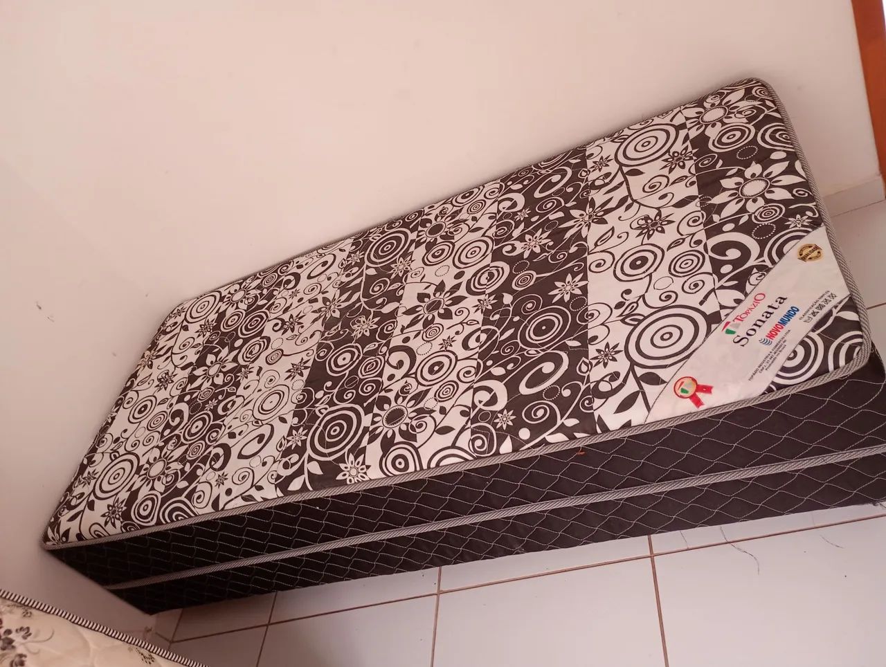 Vende- se cama box solteiro D27 - Foto 3