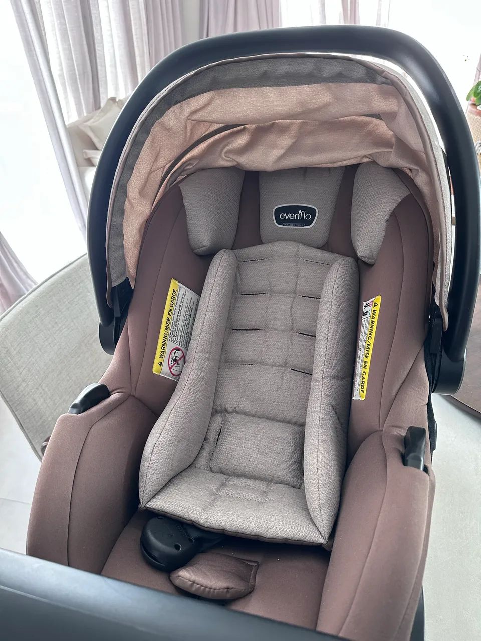 Carrinho de bebê e bebê conforto evenflo pivot - Foto 3