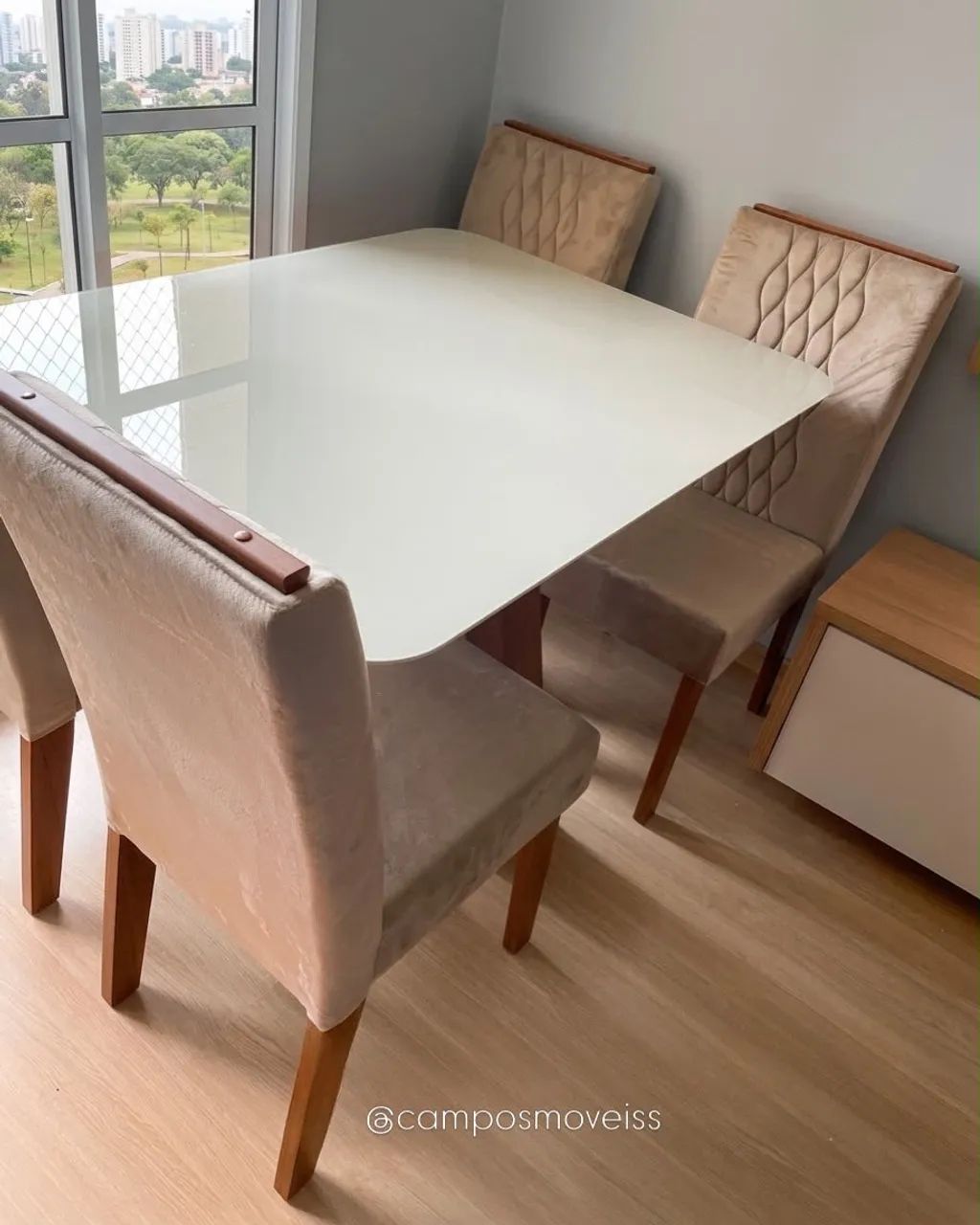 MESA DE JANTAR 4 LUGARES
