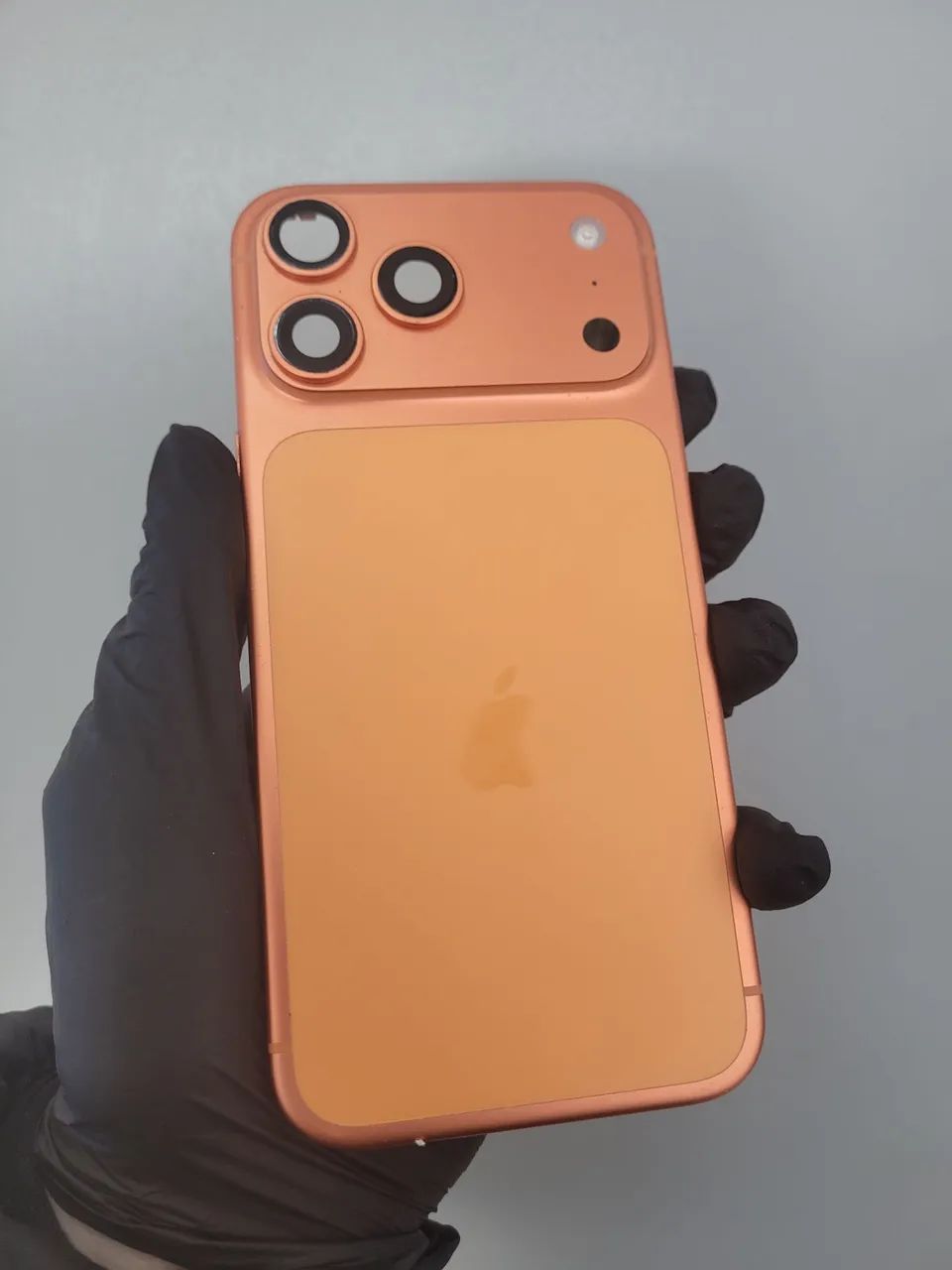 Carcaça Original iPhone 17 Pro Max Laranja com Chip Usada(Contem marcas de uso)