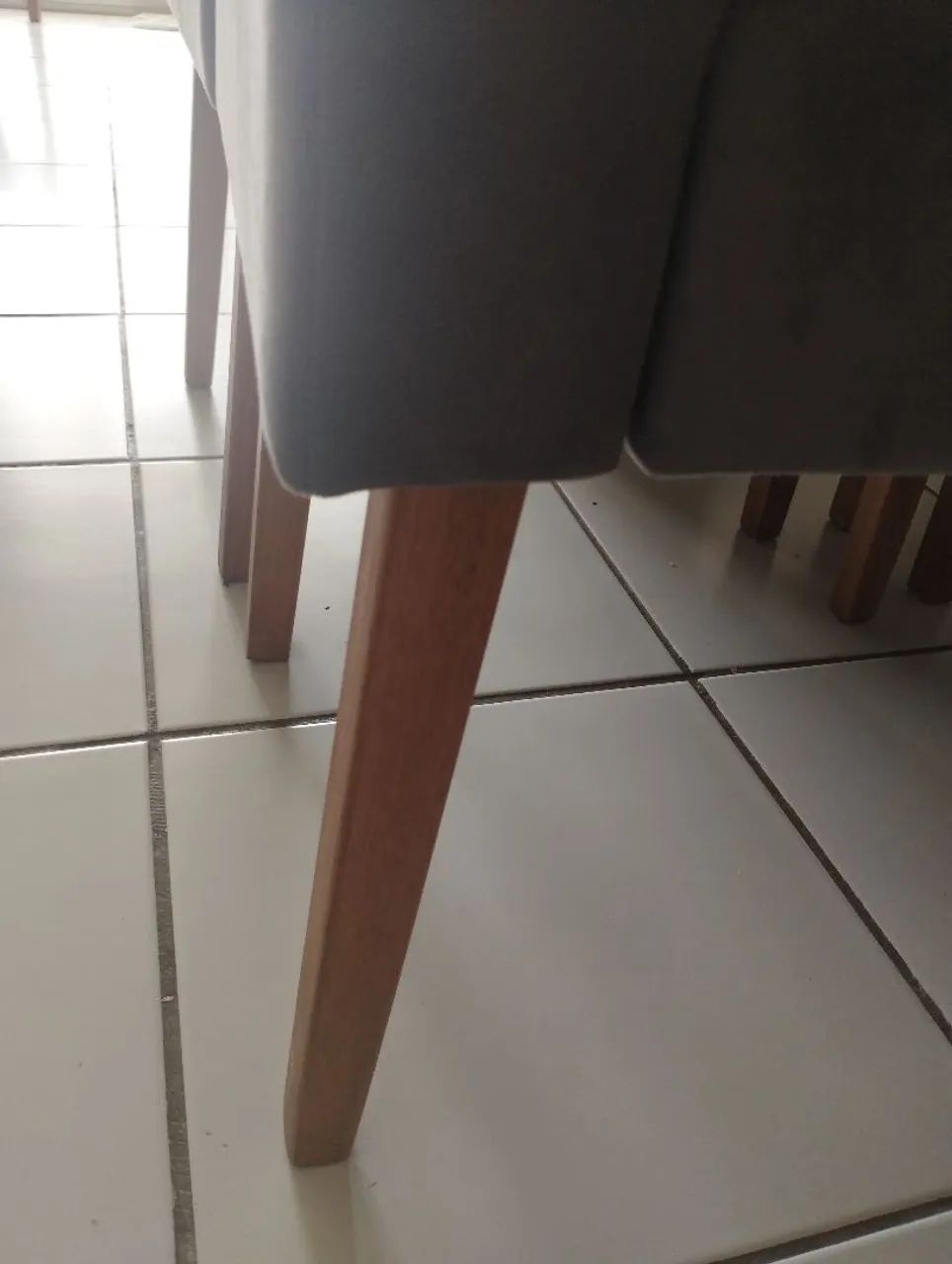 Mesa com 6 cadeiras em perfeito estado  - Foto 3