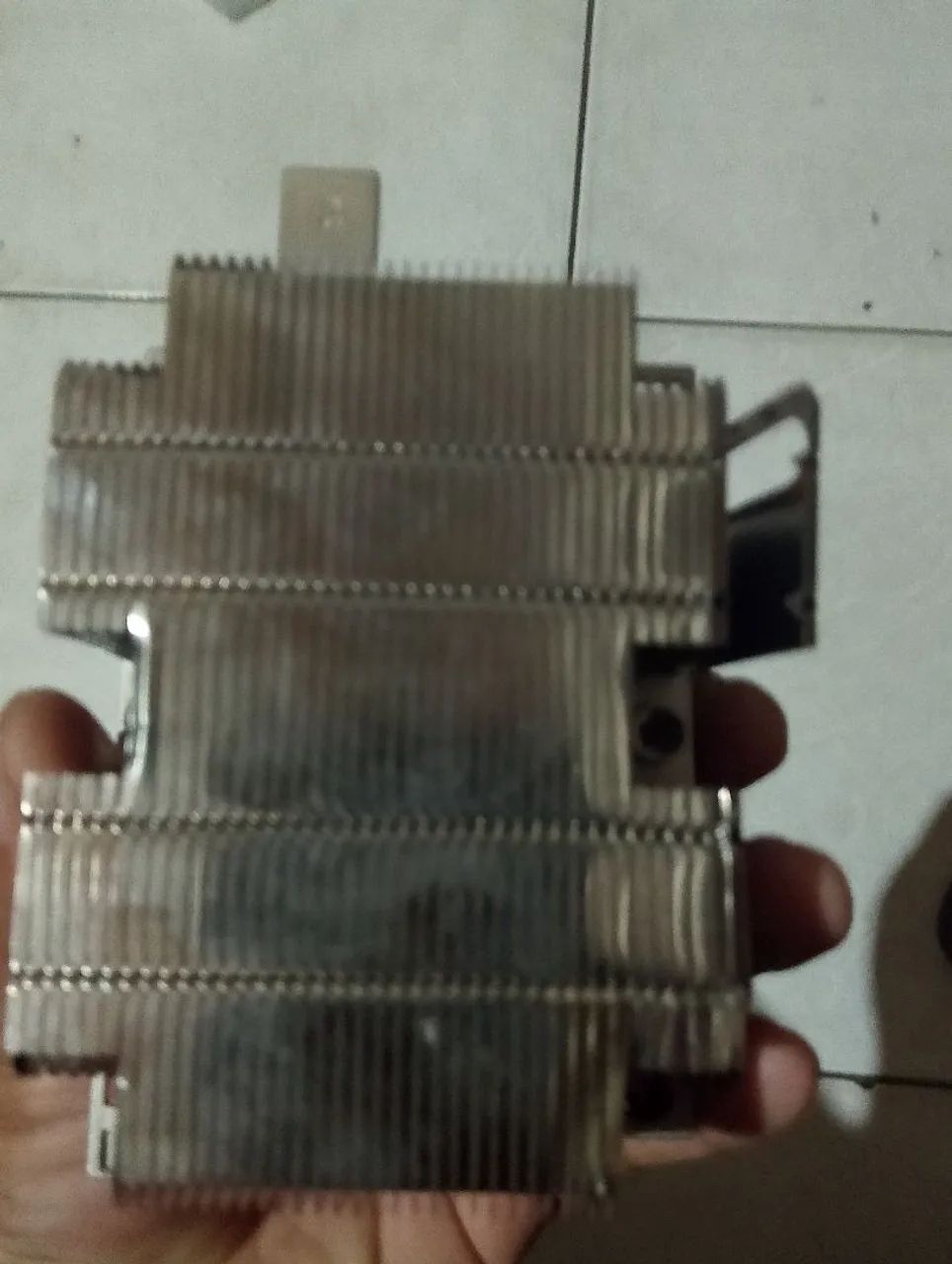 Intel Xeon Silver 4208 (2.10 GHz, código SRFBM)