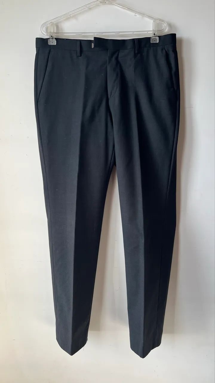 Terno Hugo boss cinza ótimo estado  - Foto 3