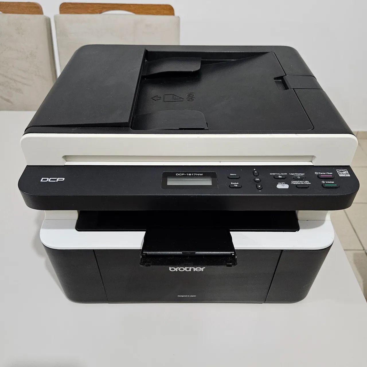 Impressora multifuncional monocromática Brother DCP DCP-1617NW - Foto 2