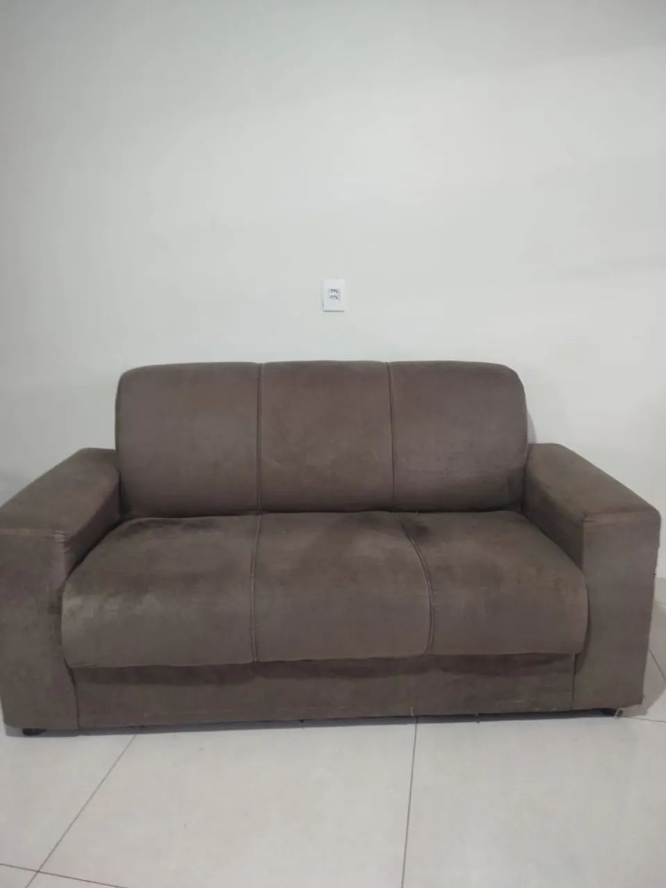 Sofá usado 3 lugares 