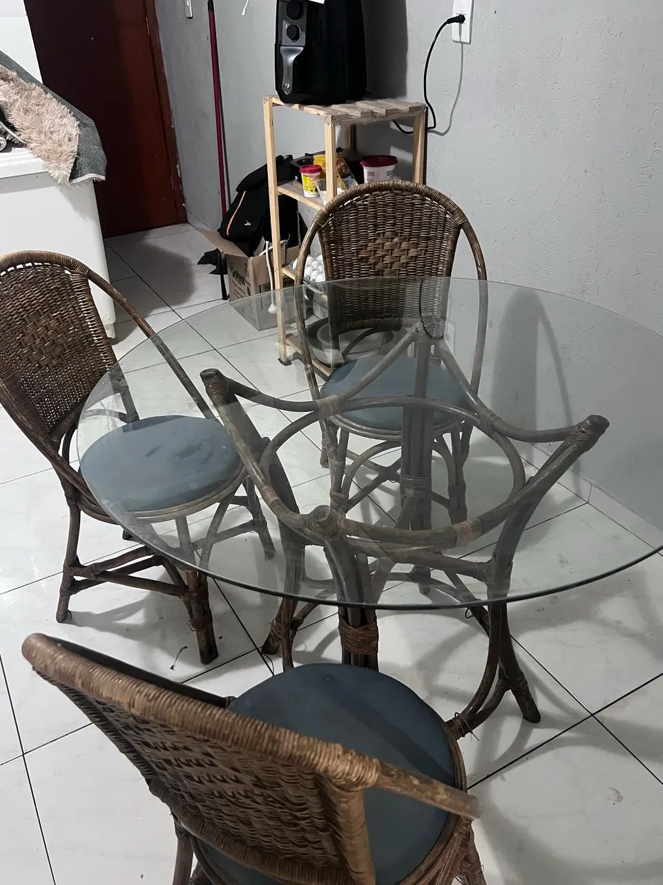 MESA DE VIDRO À VENDA ? LINDA E CONSERVADA! - Foto 4
