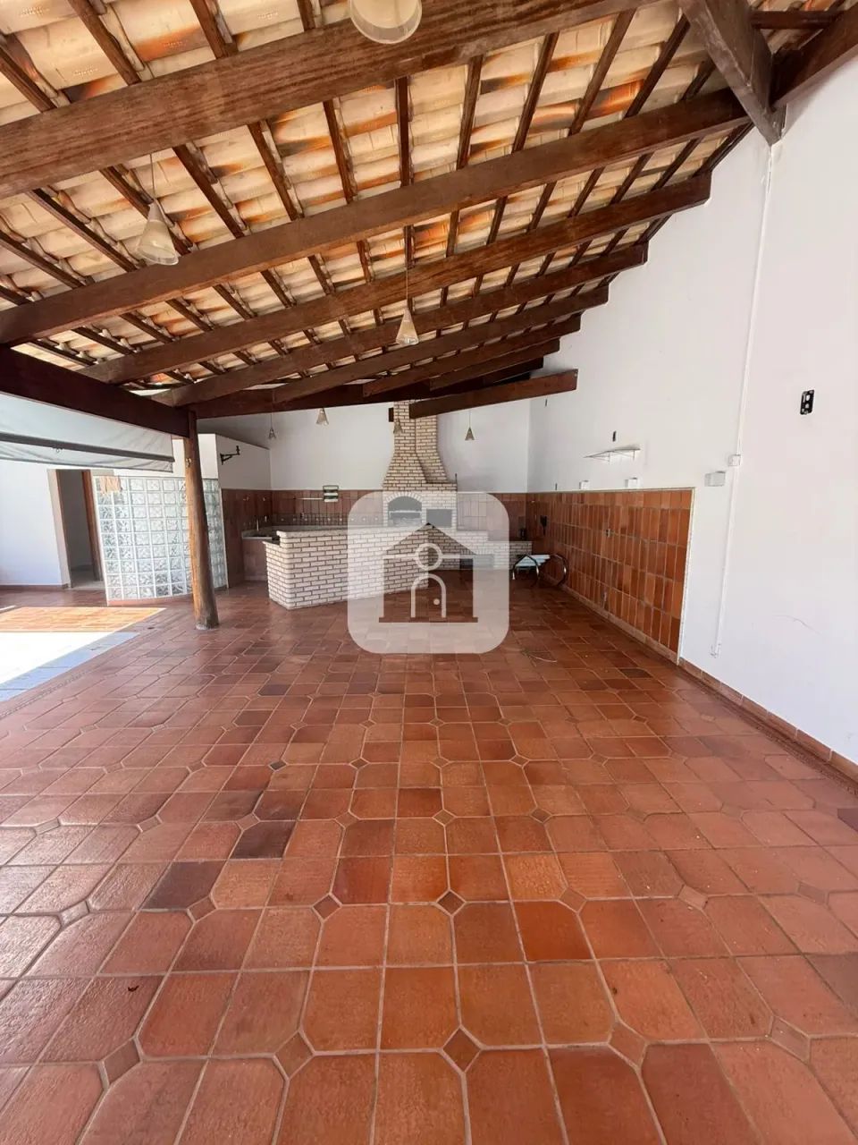 Excelente casa 4 quartos para venda ou locação bairro centro - Foto 2