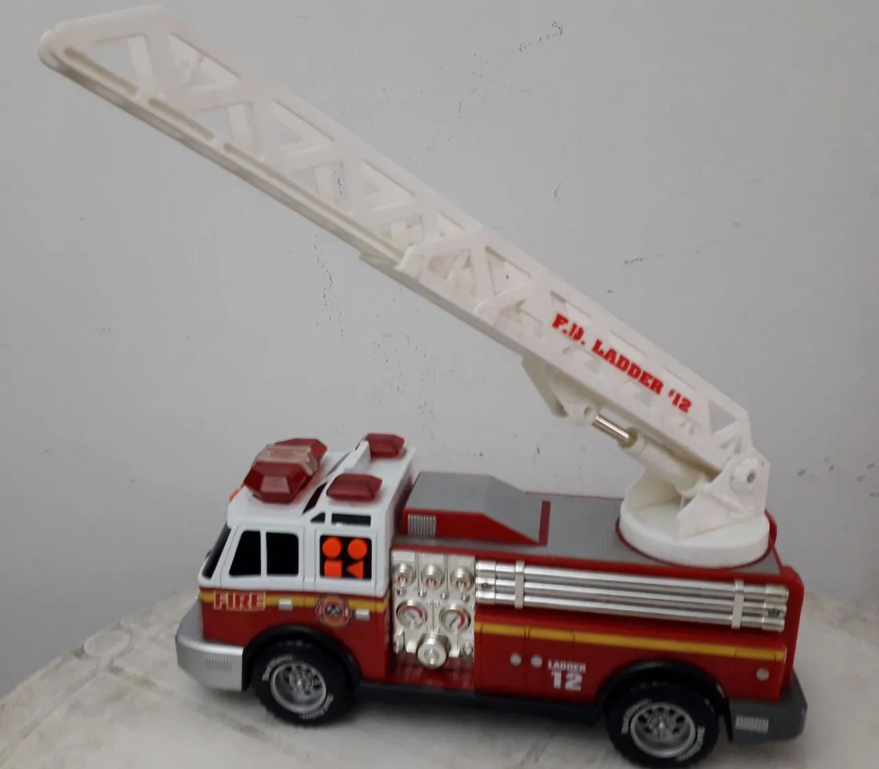 Caminhão de bombeiro - Foto 2