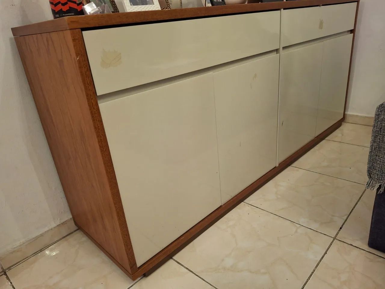Vendo aparador de sala