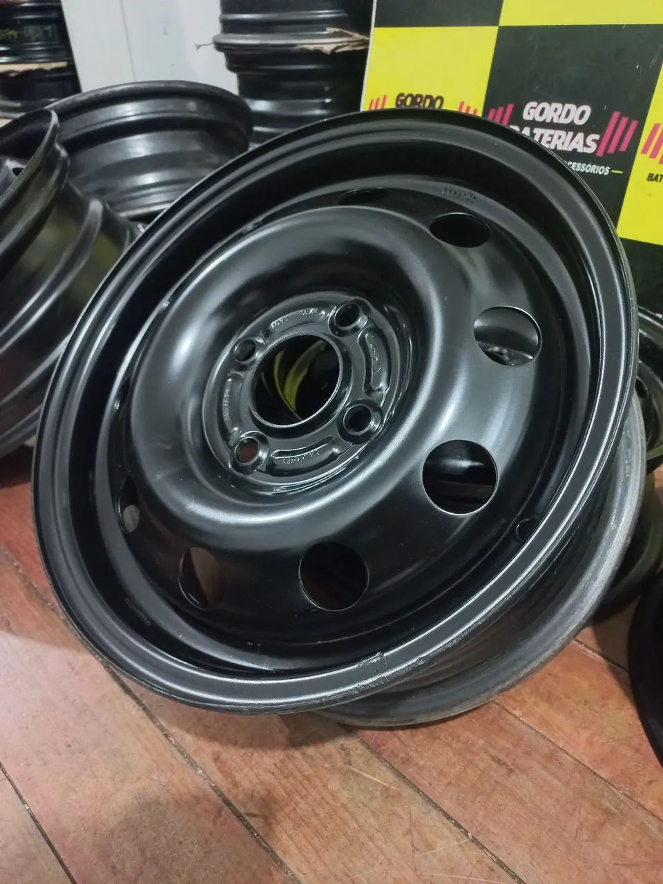 Roda aro 14 Ford Ka Fiesta Escort e Courier. R$149,00 a roda. Disk entrega 