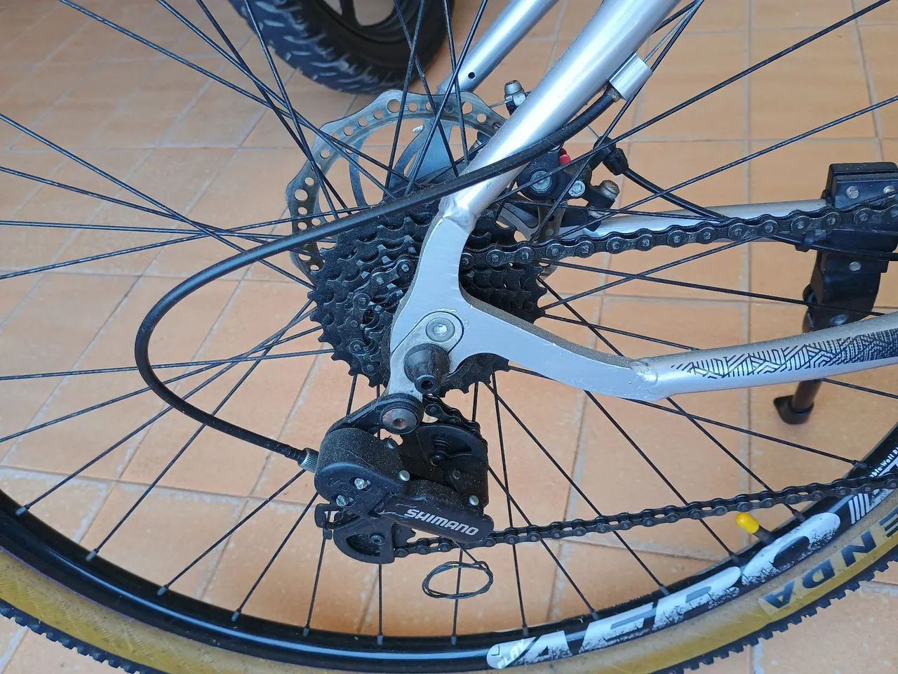 Vende - se bicicleta KSW aro 29 - Foto 2