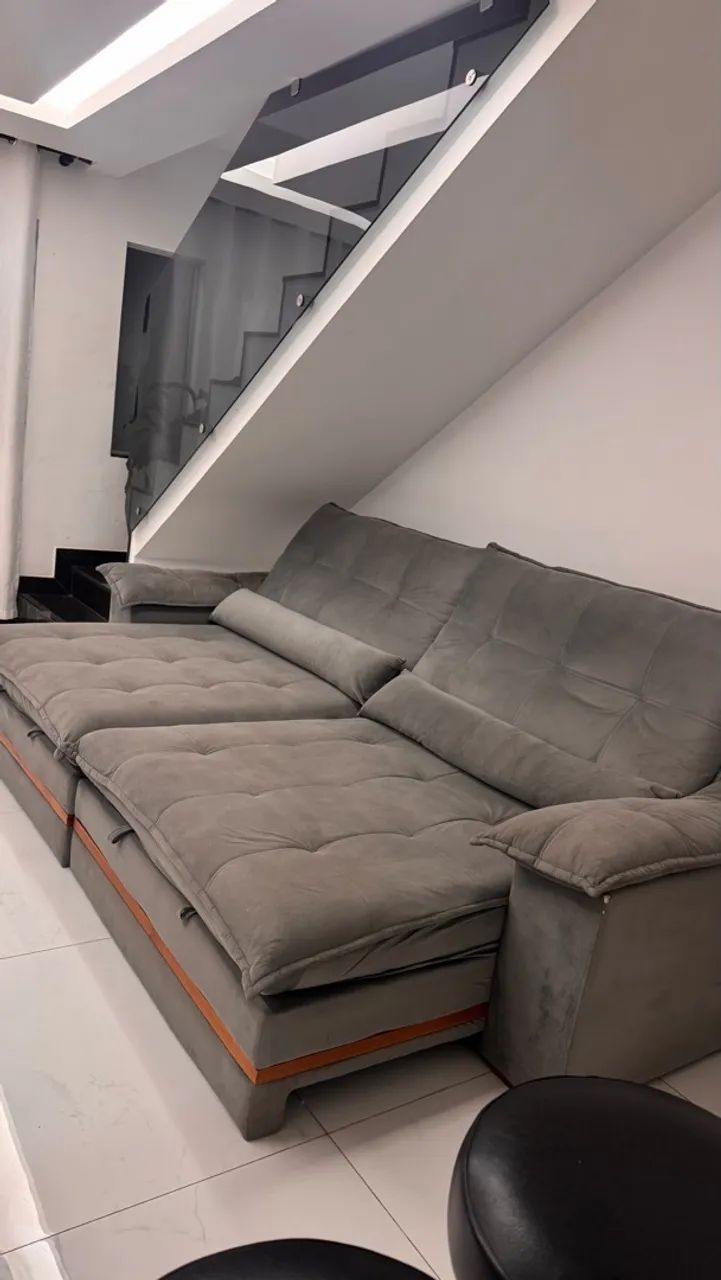 Sofá 2.80 retrátil Suede cinza 