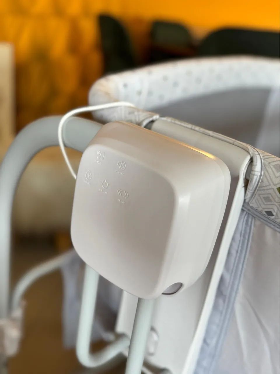 Berço automático Mastela com som, Bluetooth e balanço  - Foto 4