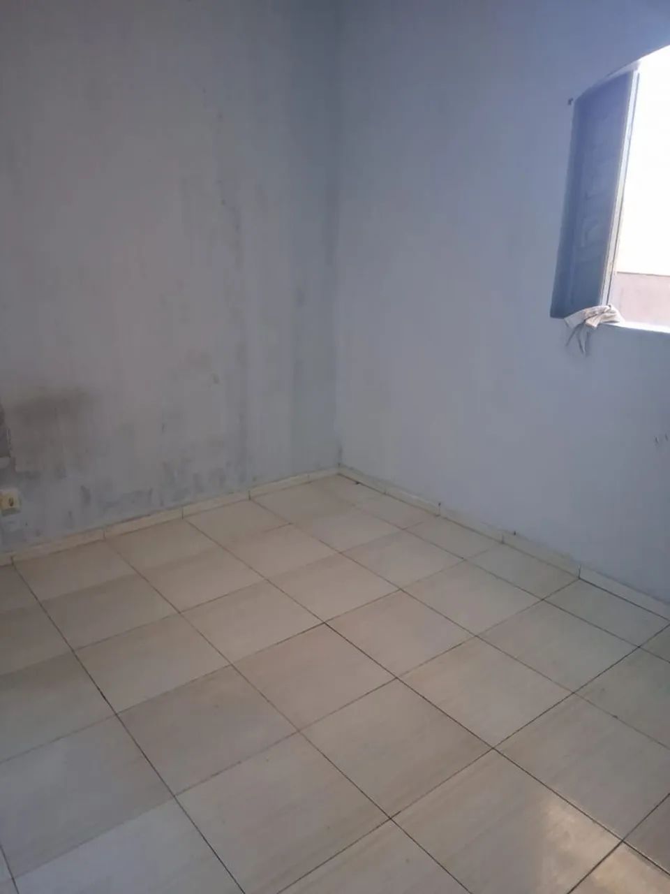 Aluguel de casa, obs: não tem garagem!!!