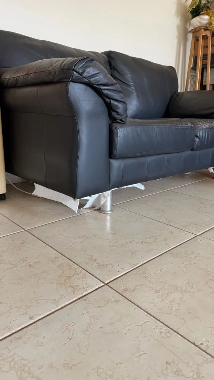 Sofa de couro legítimo preto - Foto 3