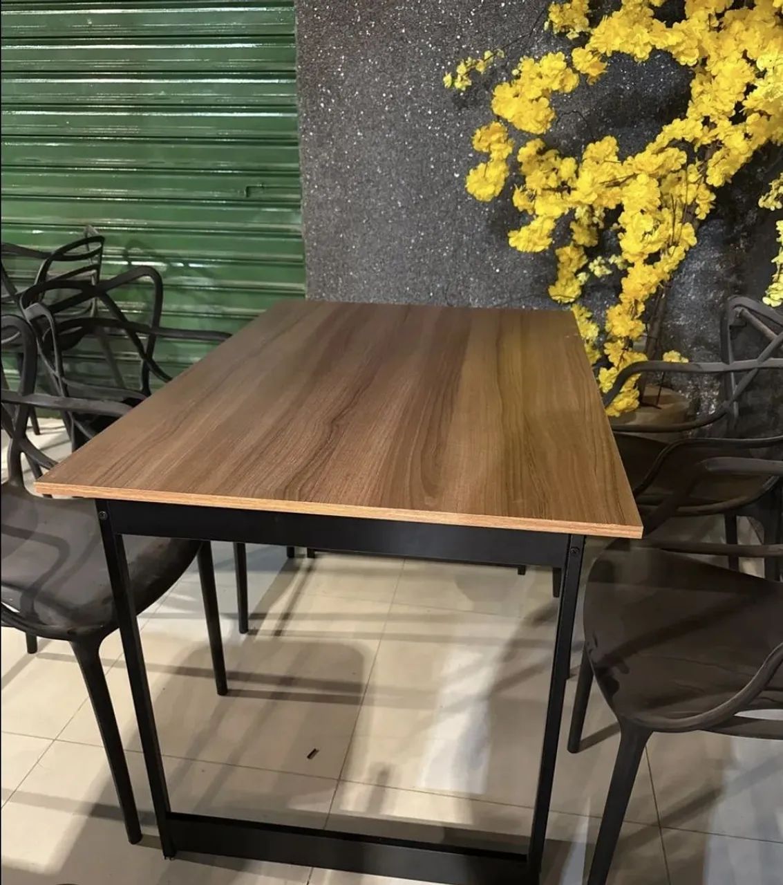 Conjunto de mesa 4 lugares 