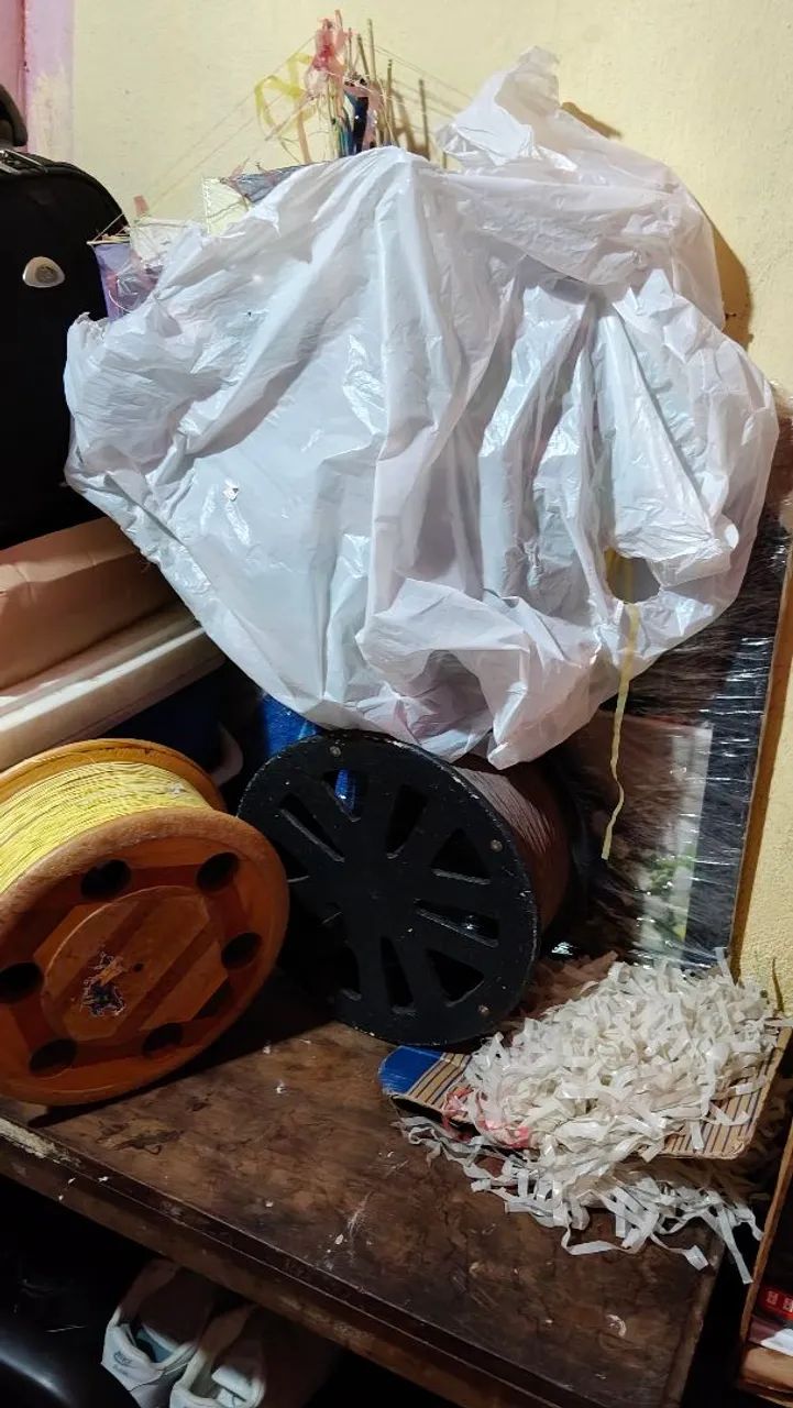 Vende se Kit de pipas , rabiolas e carretilhas 