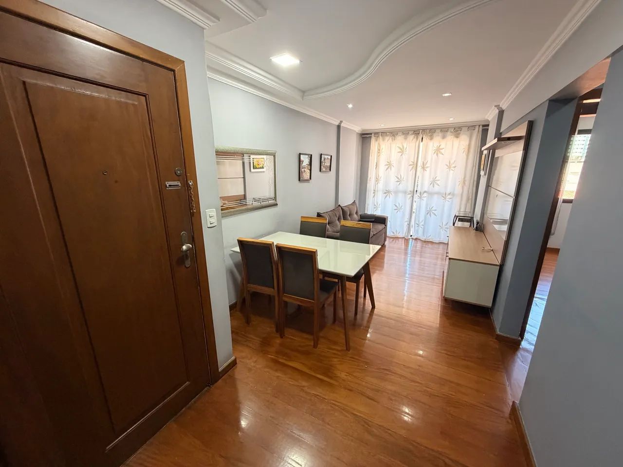 Apartamento de 2 quartos com 1 suite em Itapuã 
