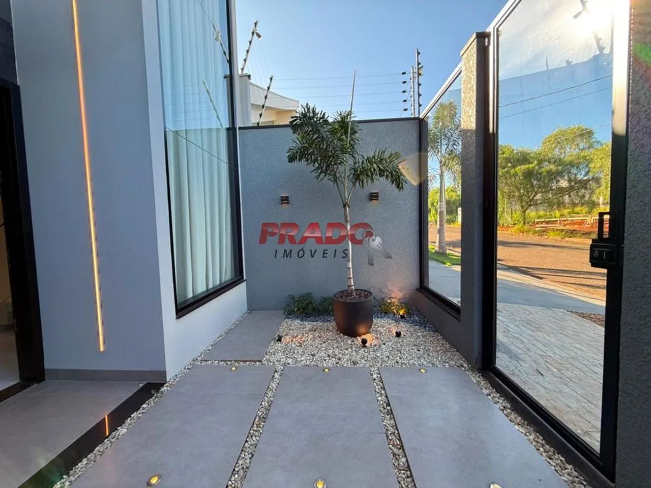 Sobrado à venda em Maringá, Jardim Munique, com 4 quartos, com 261 m² - Foto 5