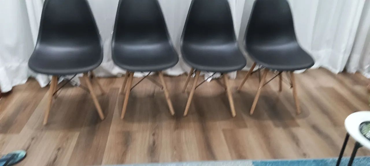 Kit 4 cadeiras  Charles Eames Eifell