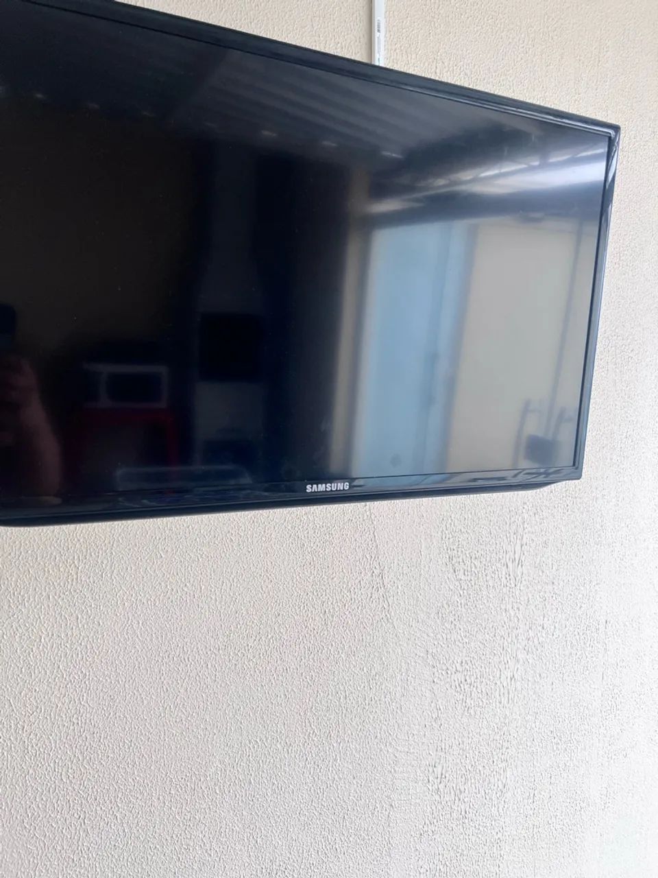 TV Samsung 22 polegadas muito bem conservada e funcionando perfeitamente 