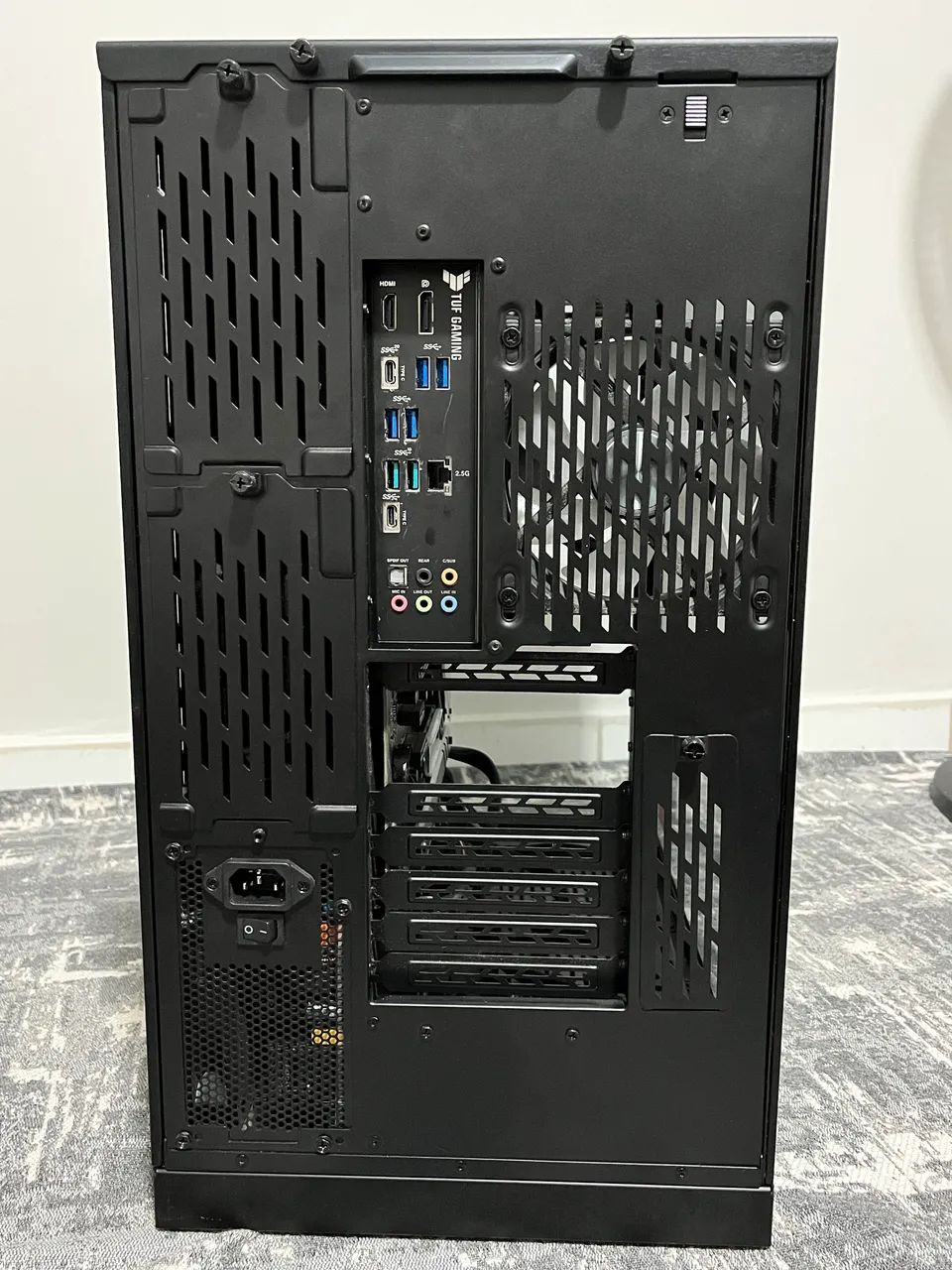 PC Gamer Lian Li Completo | i5 12600K | Z690 | 16GB RAM | NVME