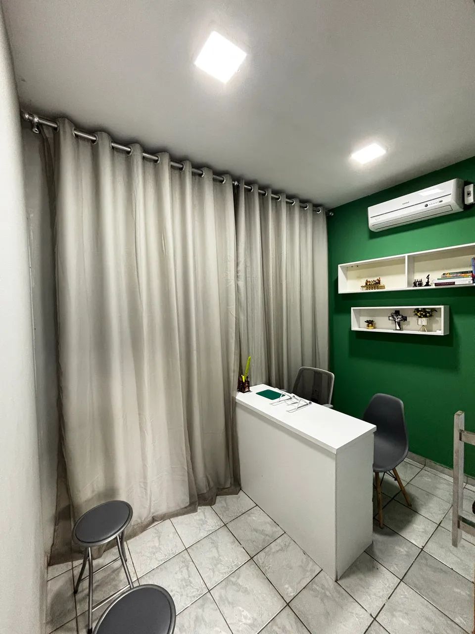 Aluga-se sala comercial 