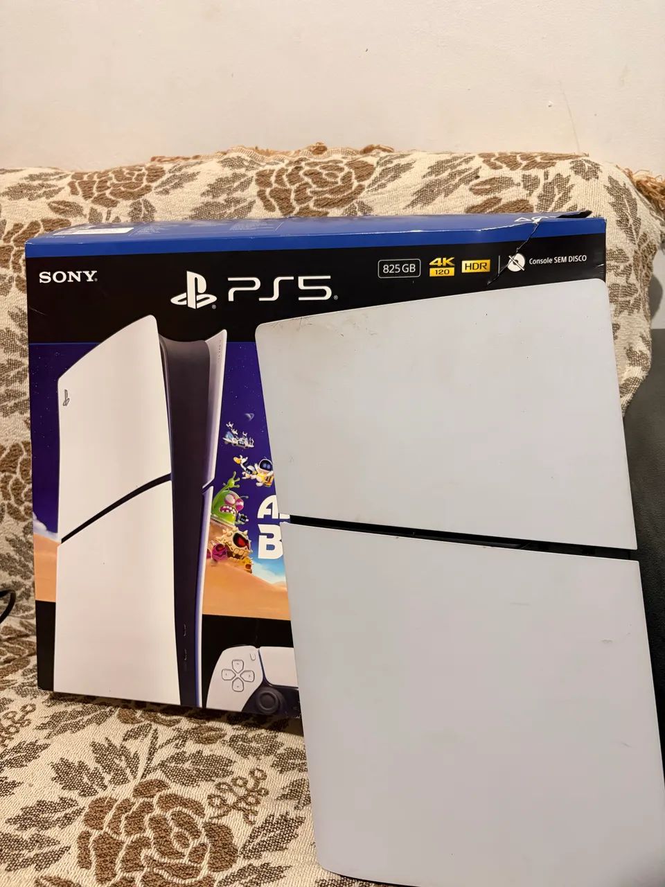 PS5 slim 825GB