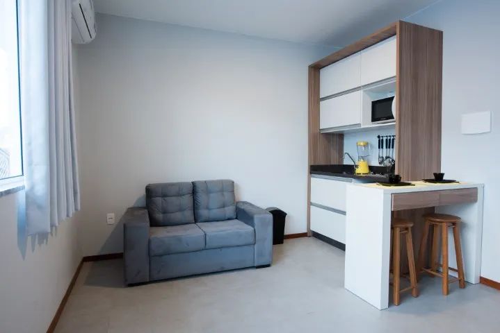 Apartamentos Estudio Completo no Carianos com água, luz, internet e condomínio já inclusos - Foto 4