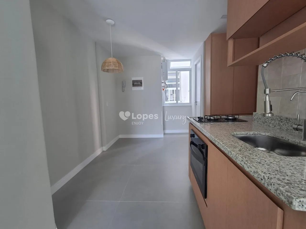 Apartamento de 2 quartos, sendo uma suite no Leblon - Foto 2