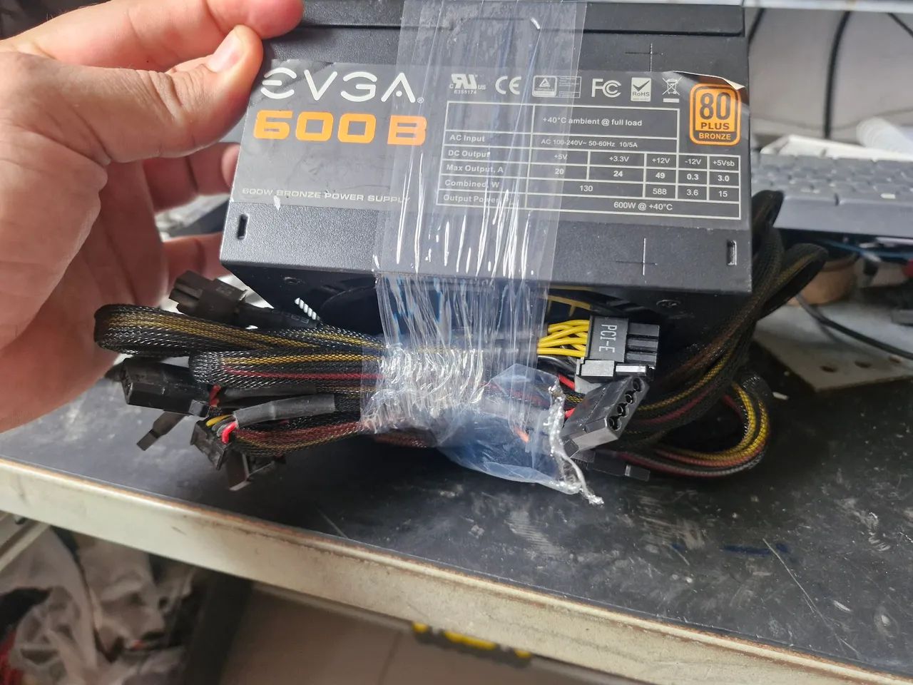 Fonte atx EVGA 600B 80 PLUS. BRONZE