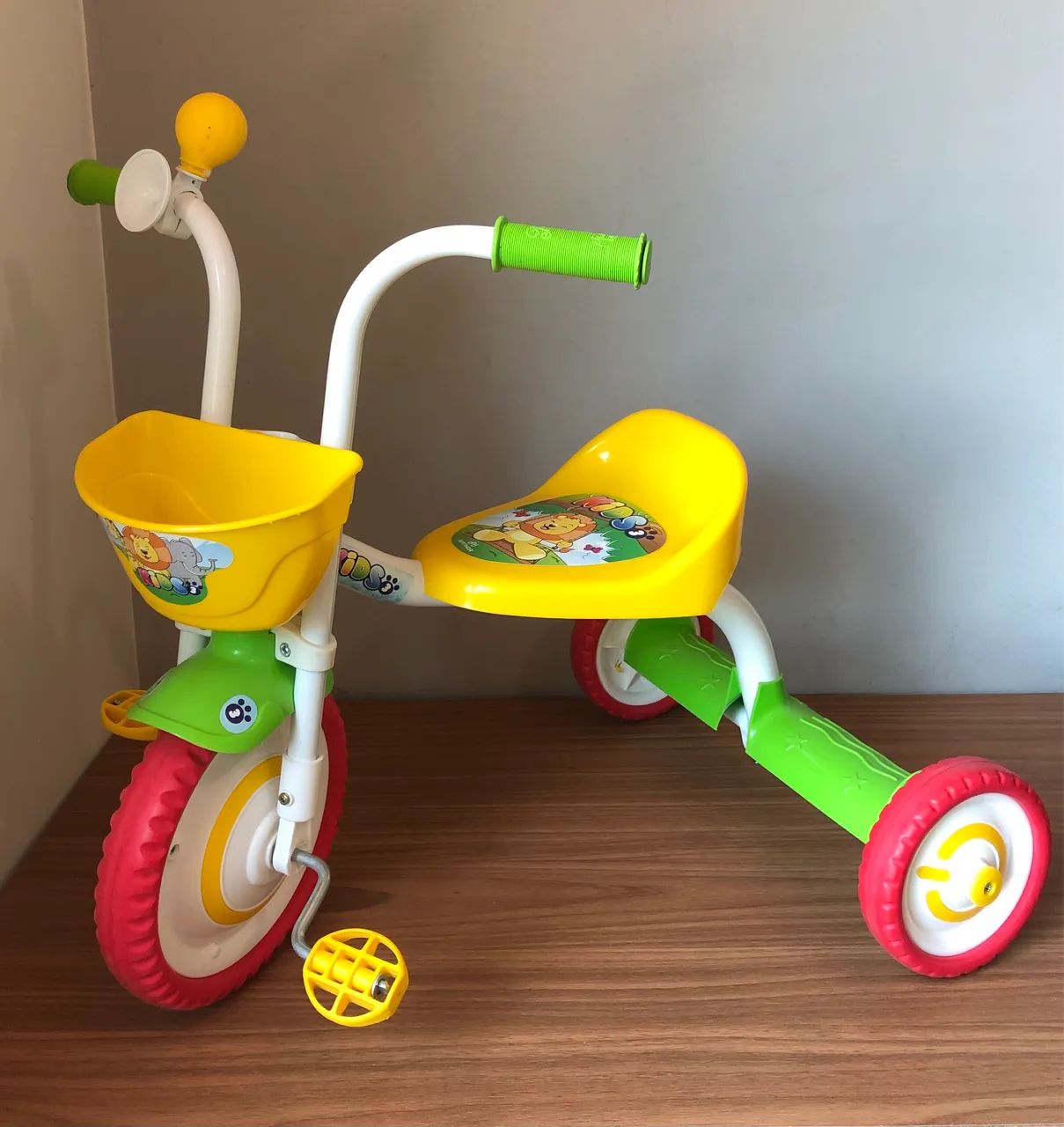 Triciclo infantil 