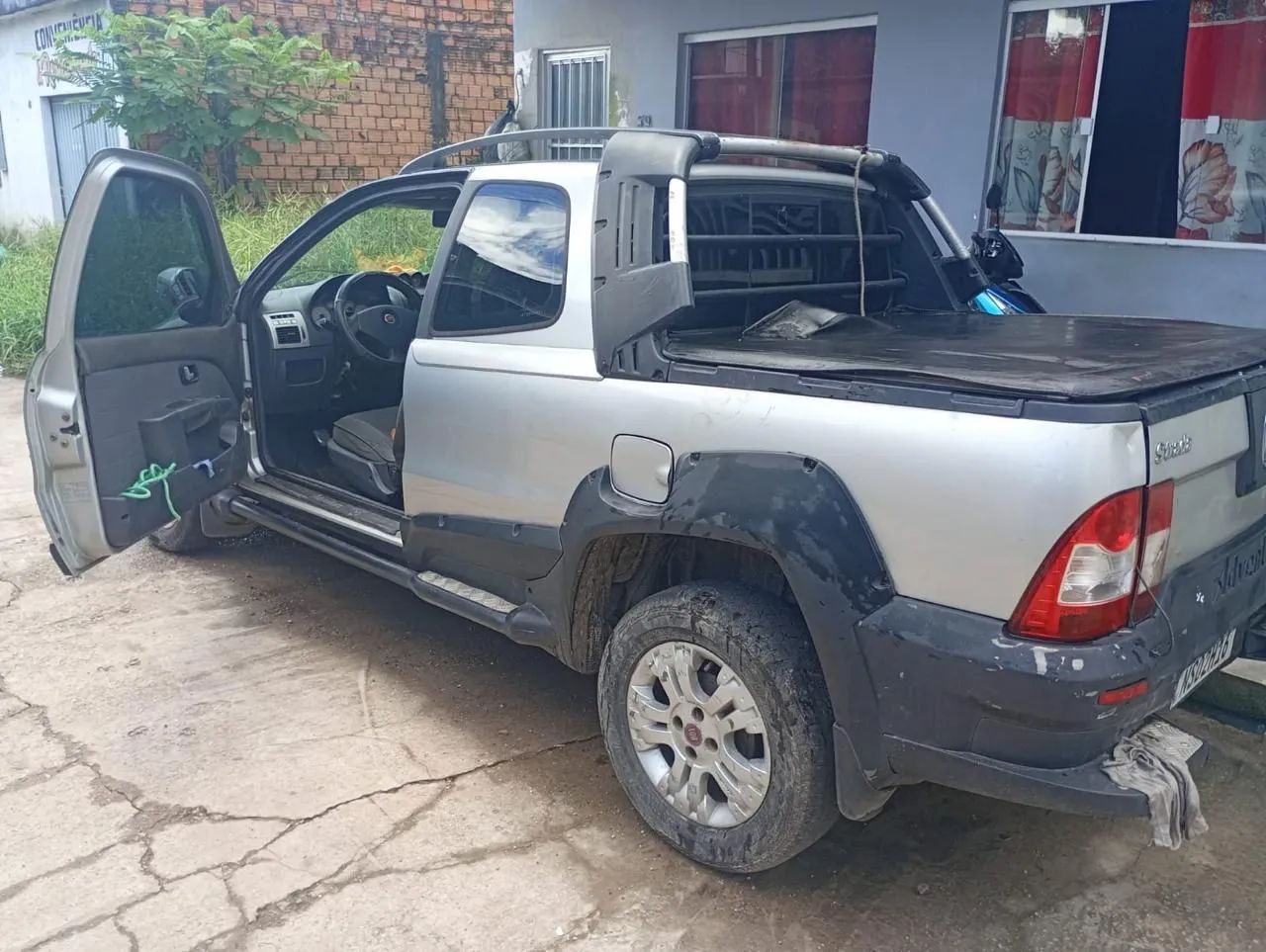 Fiat Strada Adventure1.8/ 1.8 Locker Flex CD 2011 - Foto 2