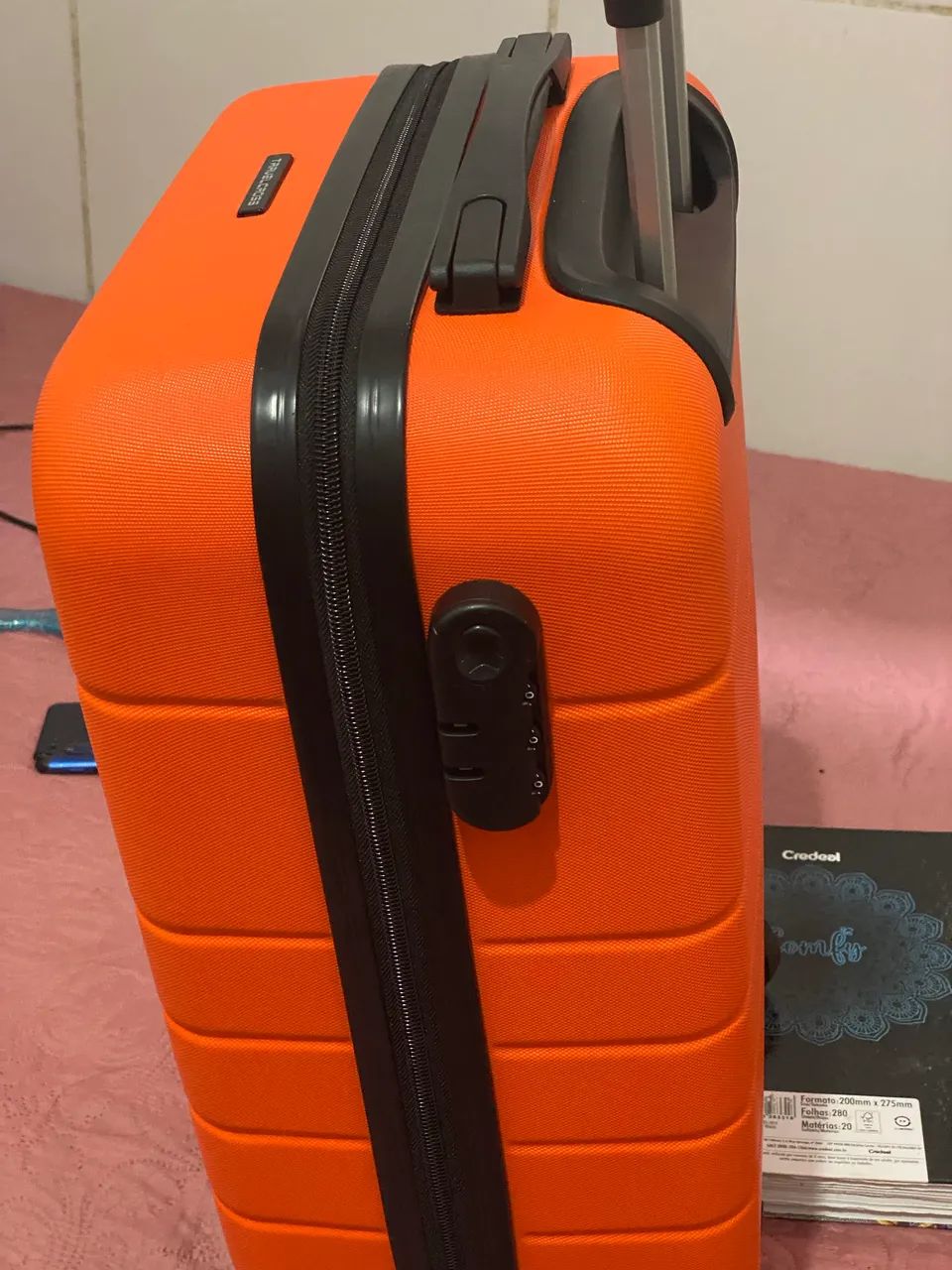 Vende-se mala de 8kg bordo nova.