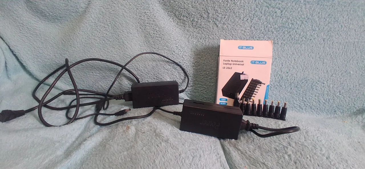 Fonte universal notebook 
