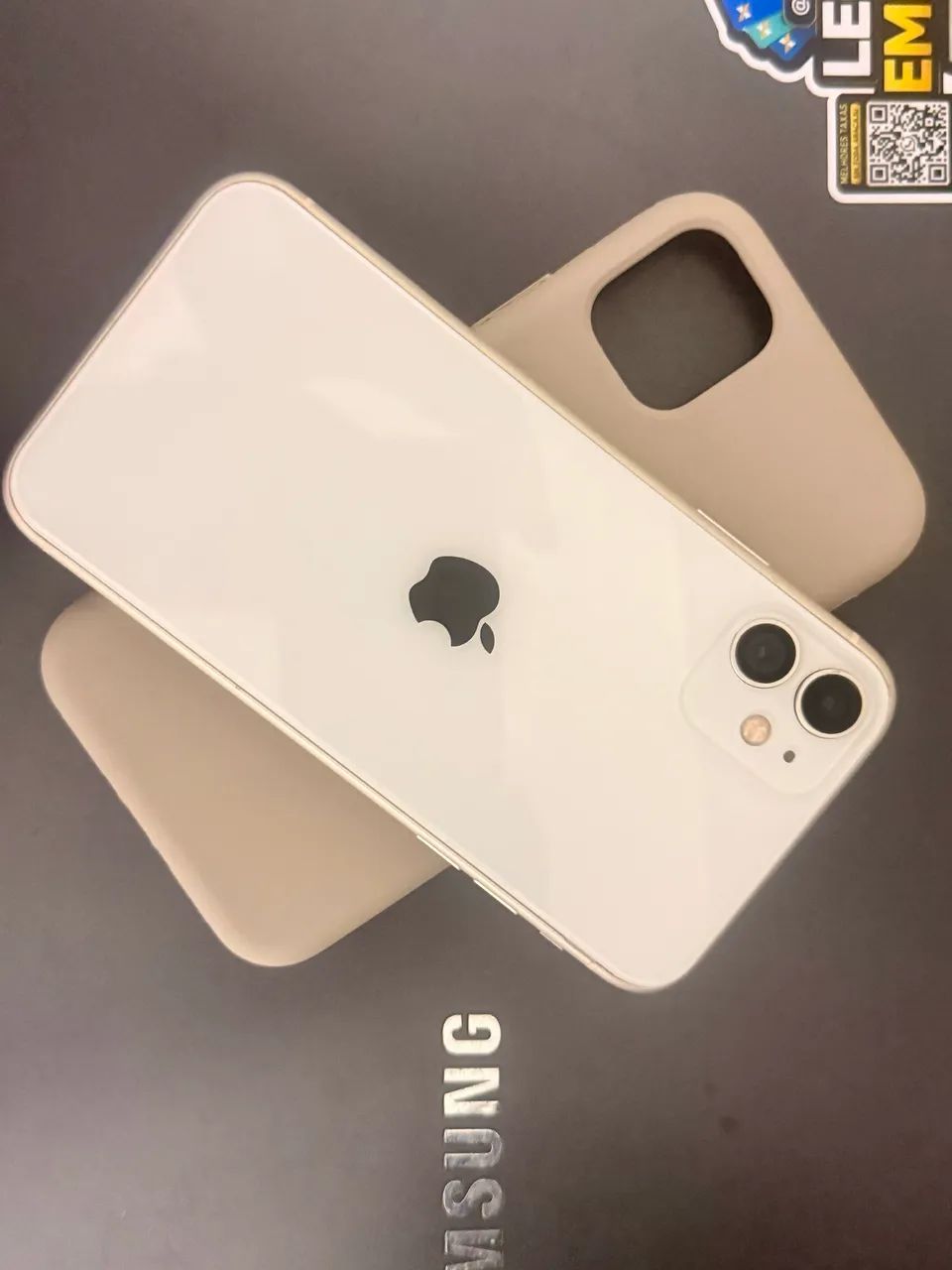 iPhone 11Branco  - 128gb