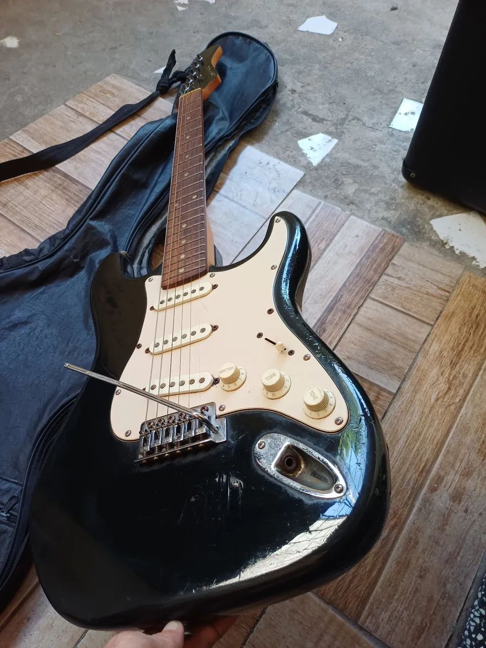 Guitarra stratocaster Phoenix  - Foto 4