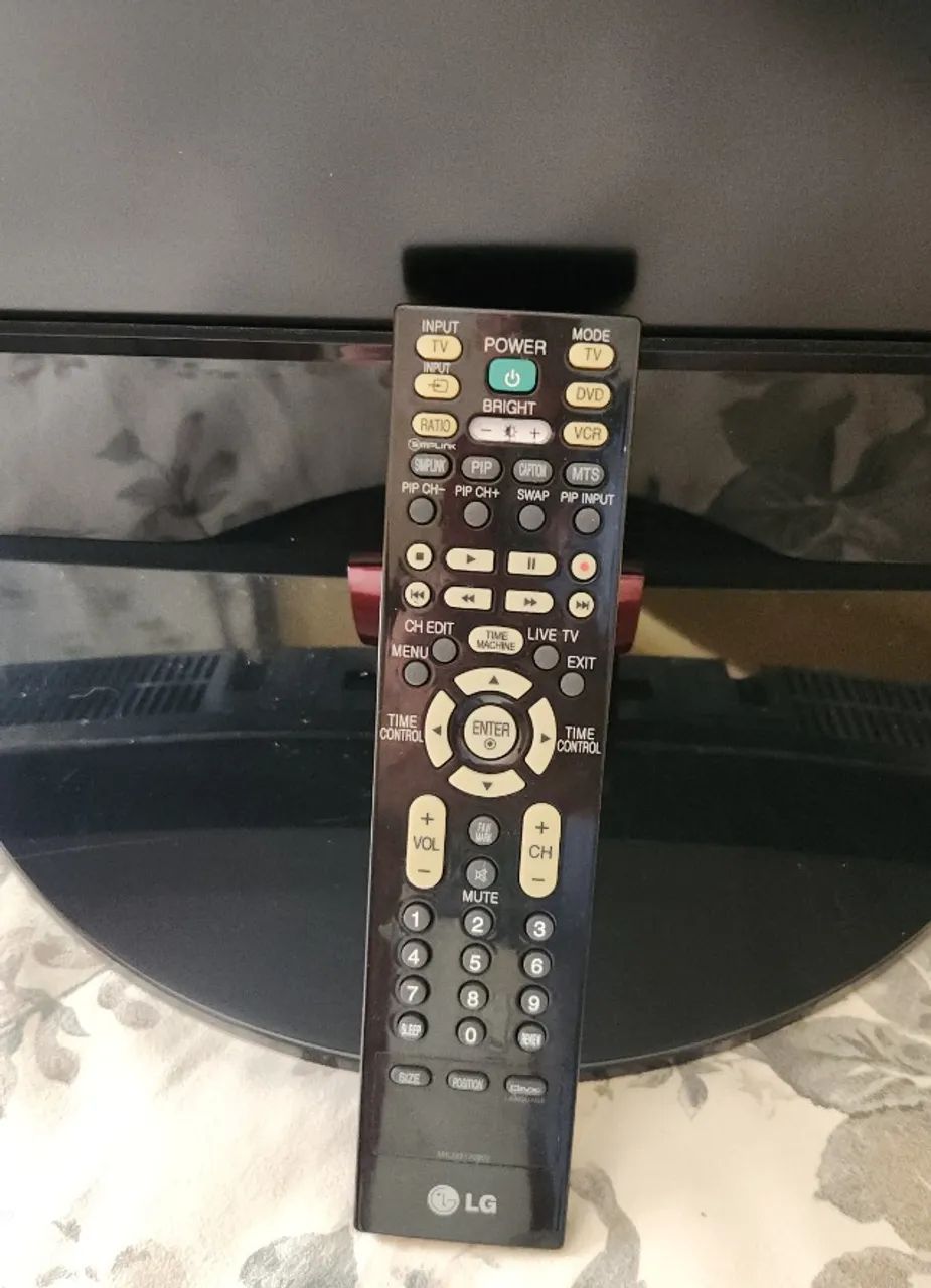 Tv LG 32 POL. modelo 32LB9RTB TIME MACHINE Com PIP (Leiam o Anuncio) - Foto 4