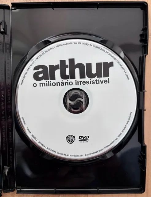 DVD FILME ARTHUR O MILIONAIRO IRRESISTIVEL - Foto 2